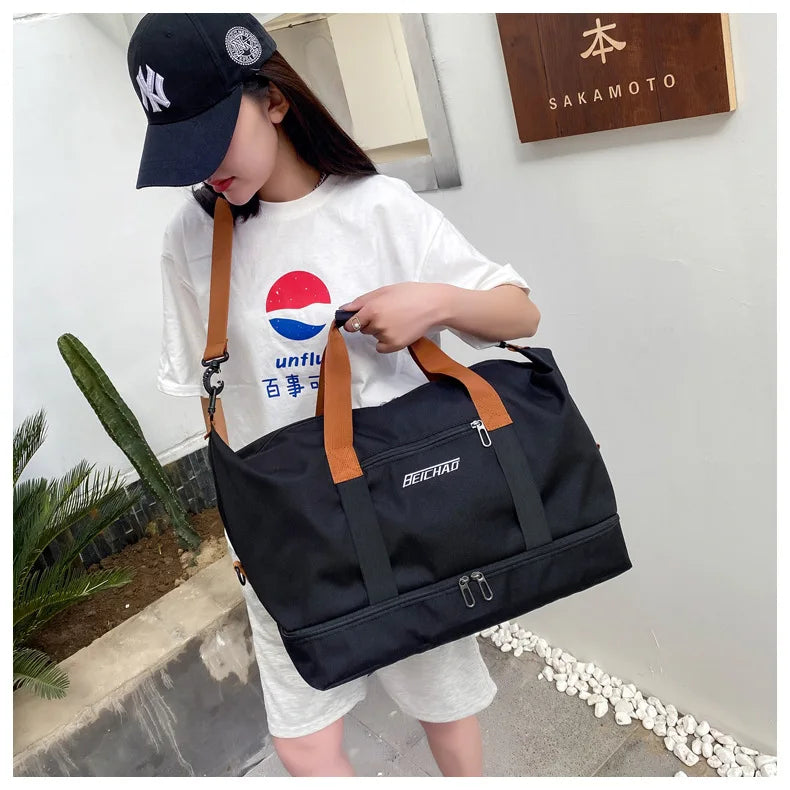 Bolsa de Viagem para Academia de Grande Capacidade
Bolsa de fitness portátil para curtas distâncias. Ideal para transporte, pode ser usada como bolsa de ombro ou crossbody. Perfeito para homens que praticam esportes, é à